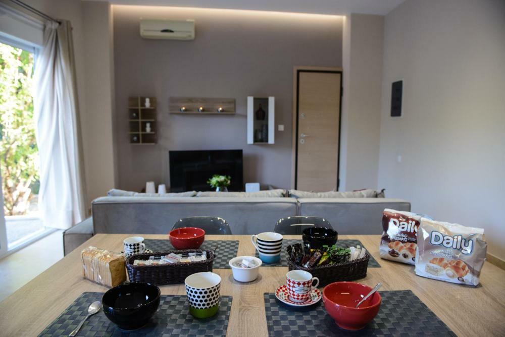 Beautiful House In Alimos Near To The Beach And Metro Athens Ngoại thất bức ảnh